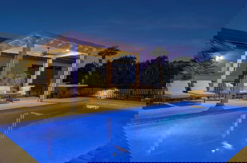 Foto 13 - Pool, Sports Court, Game Garage, Fire Pit, & Casita Olivano Ranch by Avantstay
