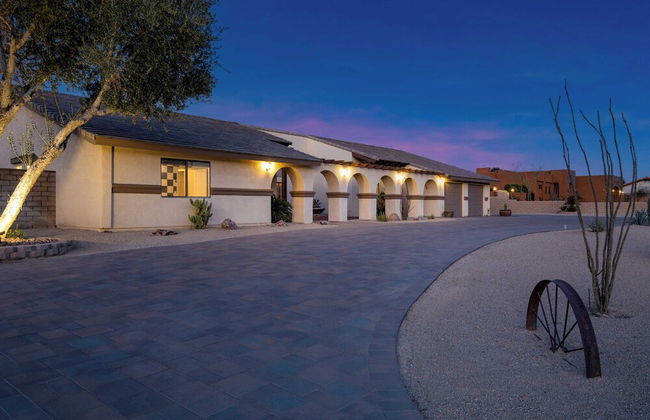 Pool, Sports Court, Game Garage, Fire Pit, & Casita Olivano Ranch by Avantstay - Foto 47