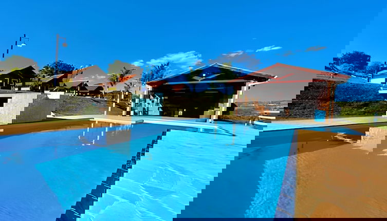 Foto 1 - Chácara com 4 Chalés grande piscina
