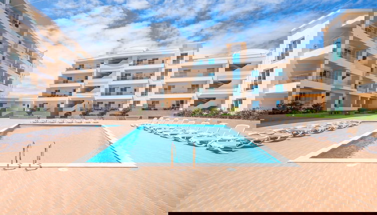 Foto 1 - Lagos Marina View 4 With Pool by Homing