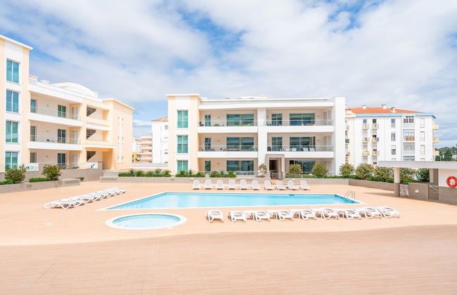 Lagos Marina View 4 With Pool by Homing - Photo 46