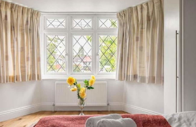 Tudor House Kingston Luxury 5 bed Villa - Foto 3