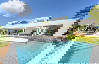 Foto 1 - Stylish Villa With Infinity Pool