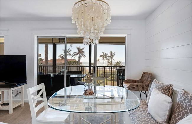 Magnificent Gulf View Condo 2 Bedroom Condo by RedAwning - Photo 20