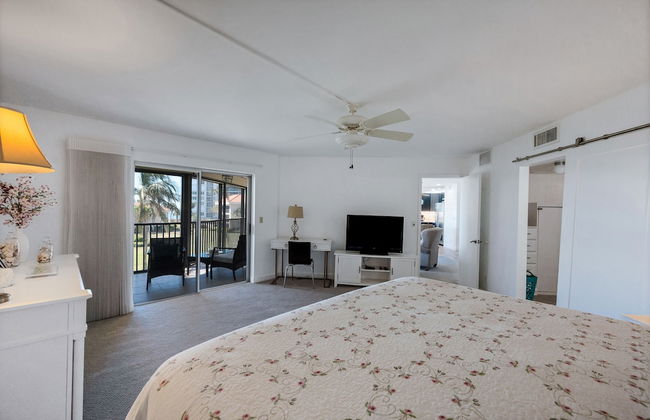 Magnificent Gulf View Condo 2 Bedroom Condo by RedAwning - Photo 3