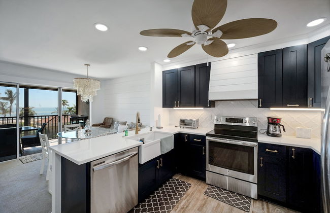 Magnificent Gulf View Condo 2 Bedroom Condo by RedAwning - Photo 9