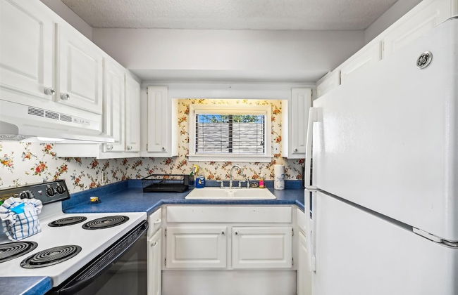 2340 Grand Oaks Ln 2 Bedroom Home by RedAwning - Foto 6