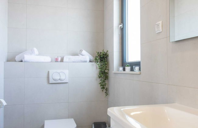 Dazzling Kaštel Novi Villa With Private Pool and Scenic Sea Views - Foto 31