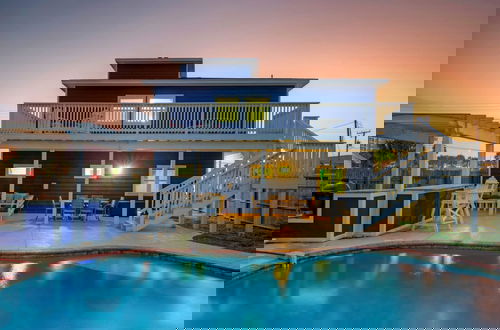 Foto 1 - Leave of Absence Luxe Coastal Stay w Pool Outdoor Dining Minutes to Beach