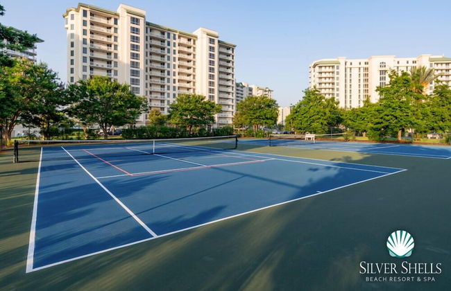 Picture Perfect 2 Bedroom Condo by RedAwning - Photo 31