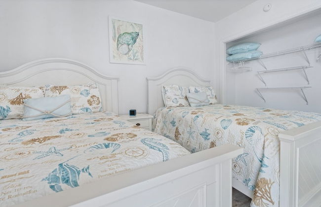 Picture Perfect 2 Bedroom Condo by RedAwning - Photo 8