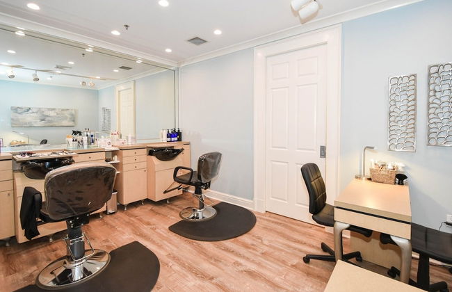 Picture Perfect 2 Bedroom Condo by RedAwning - Photo 1