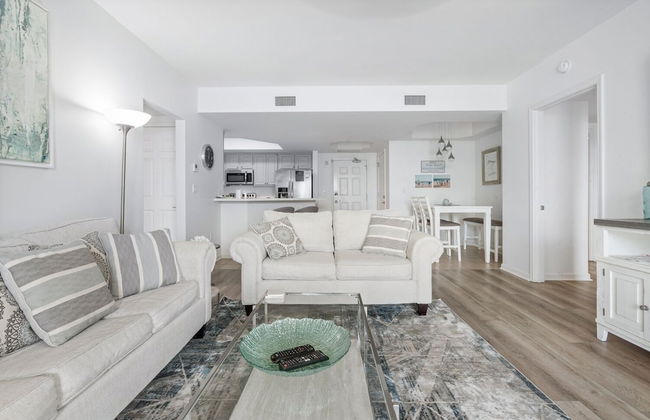 Picture Perfect 2 Bedroom Condo by RedAwning - Photo 17
