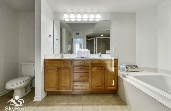 Picture Perfect 2 Bedroom Condo by RedAwning - Photo 20