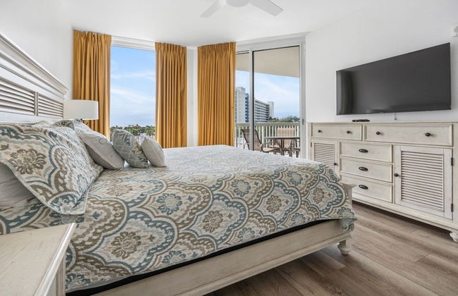 Picture Perfect 2 Bedroom Condo by RedAwning - Photo 6