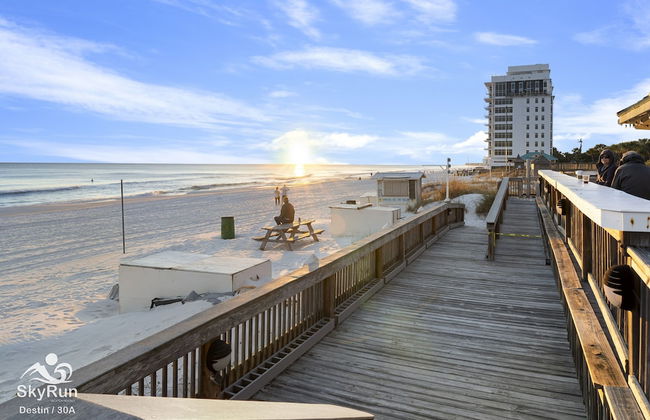 Picture Perfect 2 Bedroom Condo by RedAwning - Photo 41