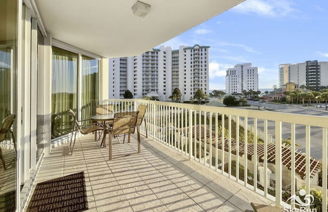 Picture Perfect 2 Bedroom Condo by RedAwning - Photo 44