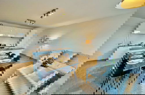 Photo 15 - Modern 2BR 1.5 BA Near Diamond District by Oneluxstay