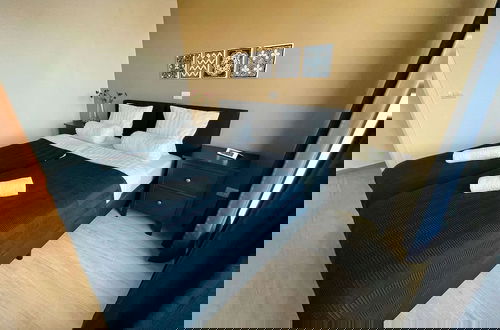 Photo 21 - Modern 2BR 1.5 BA Near Diamond District by Oneluxstay