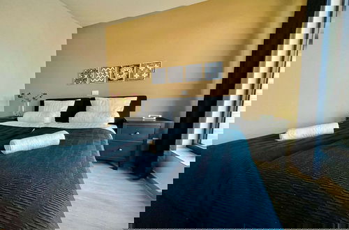 Photo 22 - Modern 2BR 1.5 BA Near Diamond District by Oneluxstay
