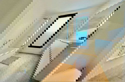 Photo 30 - Modern 2BR 1.5 BA Near Diamond District by Oneluxstay