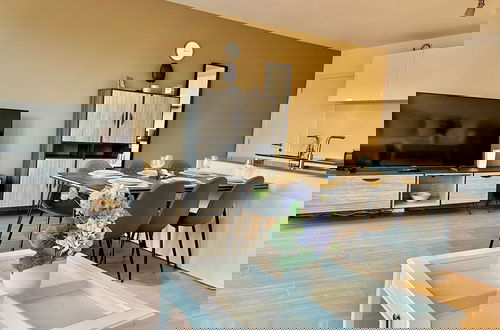 Photo 12 - Modern 2BR 1.5 BA Near Diamond District by Oneluxstay