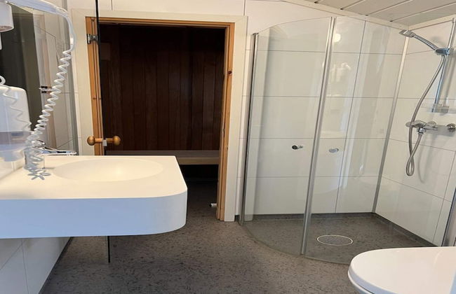 Spacious Holiday Home in Kinsarvik - Photo 3