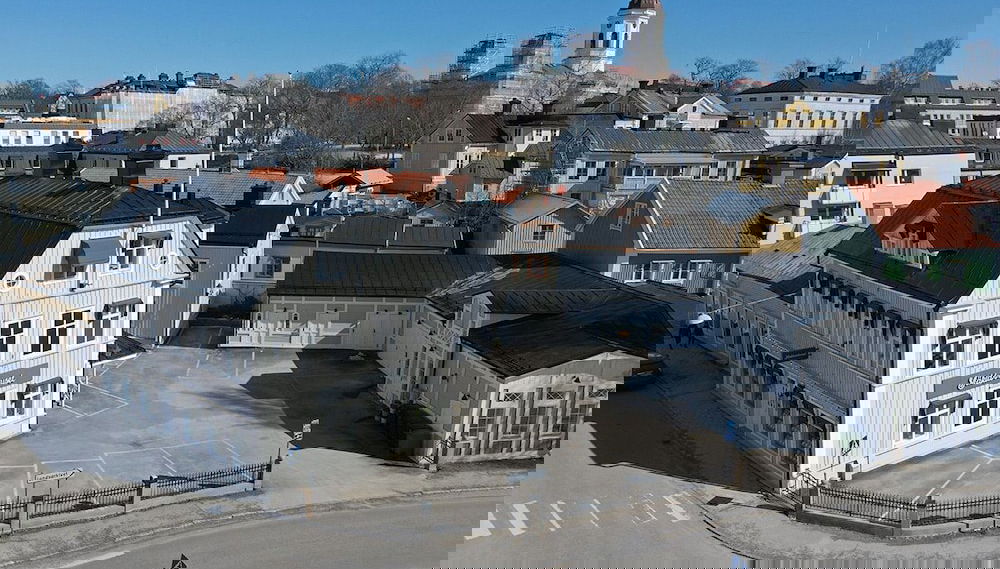 Primary image