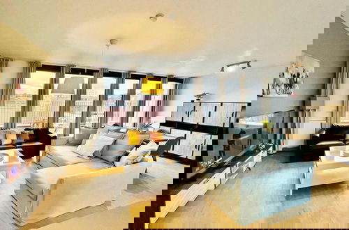 Foto 10 - Modern 2BR Penthouse Near Diamond District by Oneluxstay