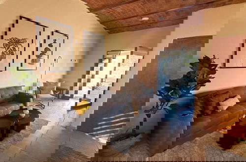 Photo 11 - Studio With Salt Water Pool