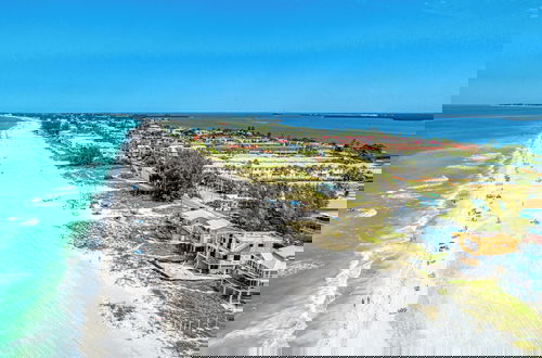 Photo 14 - Anna Maria Island Beach Happy-direct Beach Front-1br-1br