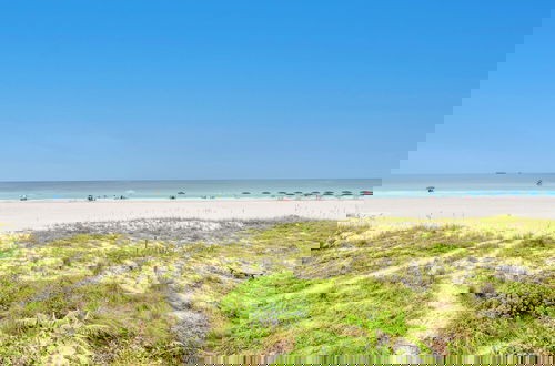 Photo 20 - Anna Maria Island Beach Happy-direct Beach Front-1br-1br