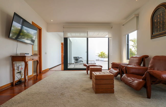 w Radiant 2BR w Modern Terrace in Miraflores - Photo 25