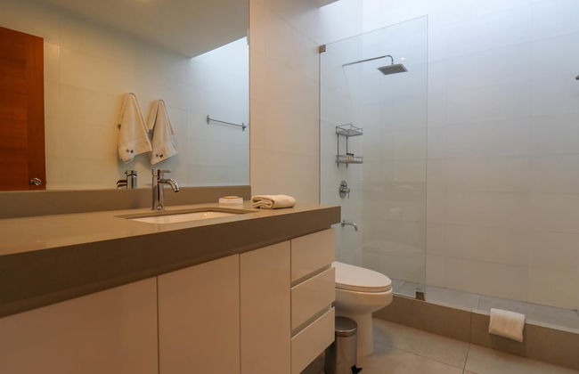w Radiant 2BR w Modern Terrace in Miraflores - Photo 37