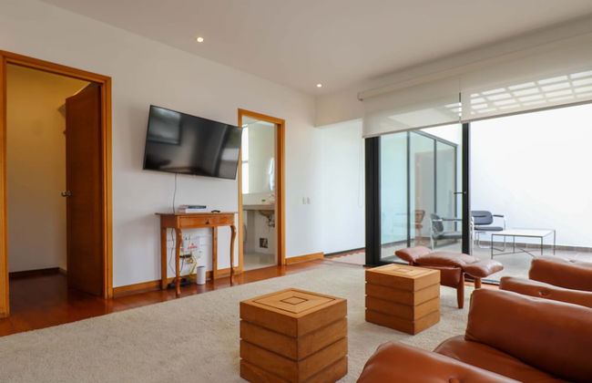w Radiant 2BR w Modern Terrace in Miraflores - Photo 1