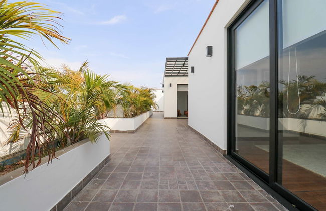 w Radiant 2BR w Modern Terrace in Miraflores - Photo 43