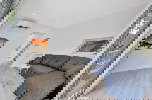 Foto 3 - Sunshine Getaway Sleeps 4!