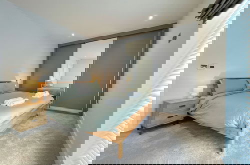Foto 6 - Modern and Sleek 2 Bed Apartment