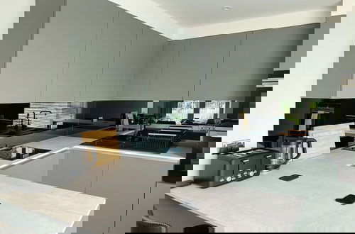 Foto 14 - Modern and Sleek 2 Bed Apartment