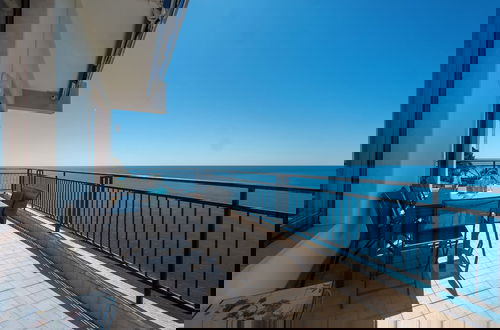 Foto 28 - Sky & Sea Apartment by Wonderful Italy