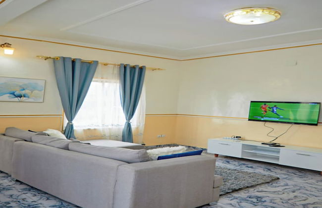 Charming Yaoundé Apartment With City Views - Foto 10