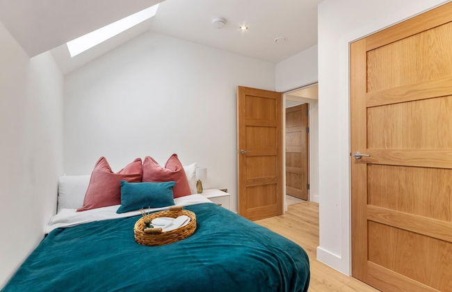 Deluxe 2-BR Saarb Apartment Leatherhead - Foto 8