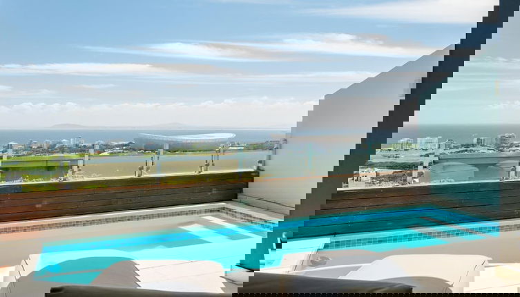 Foto 1 - Top Urban Escape w Pool and Ocean View Villa Alexa