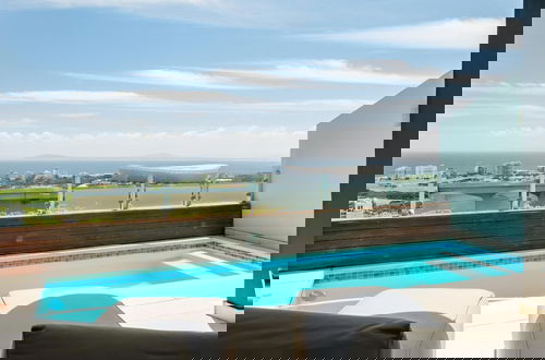 Foto 1 - Top Urban Escape w Pool and Ocean View Villa Alexa