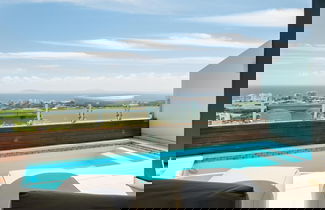 Foto 1 - Top Urban Escape w Pool and Ocean View Villa Alexa
