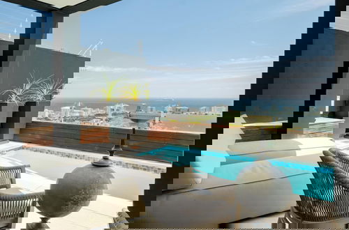 Foto 3 - Top Urban Escape w Pool and Ocean View Villa Alexa