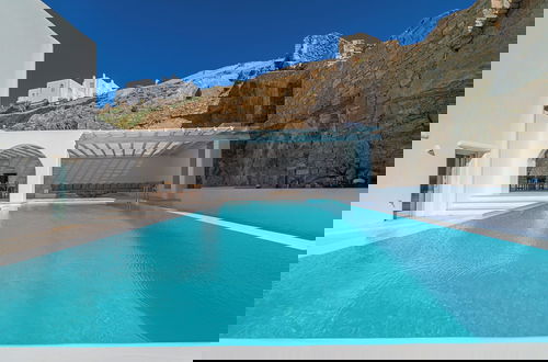 Photo 2 - Anthis Villas Mykonos