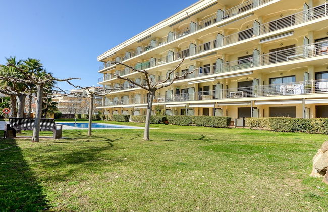 Apartment in Roses by the Beach With Pool - Photo 25