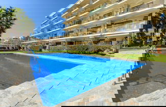 Foto 1 - Pretty Apartment With Balcony