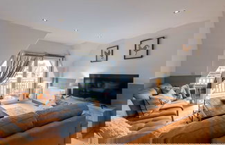 Foto 1 - Cozy Apartment With Balcony With Parking